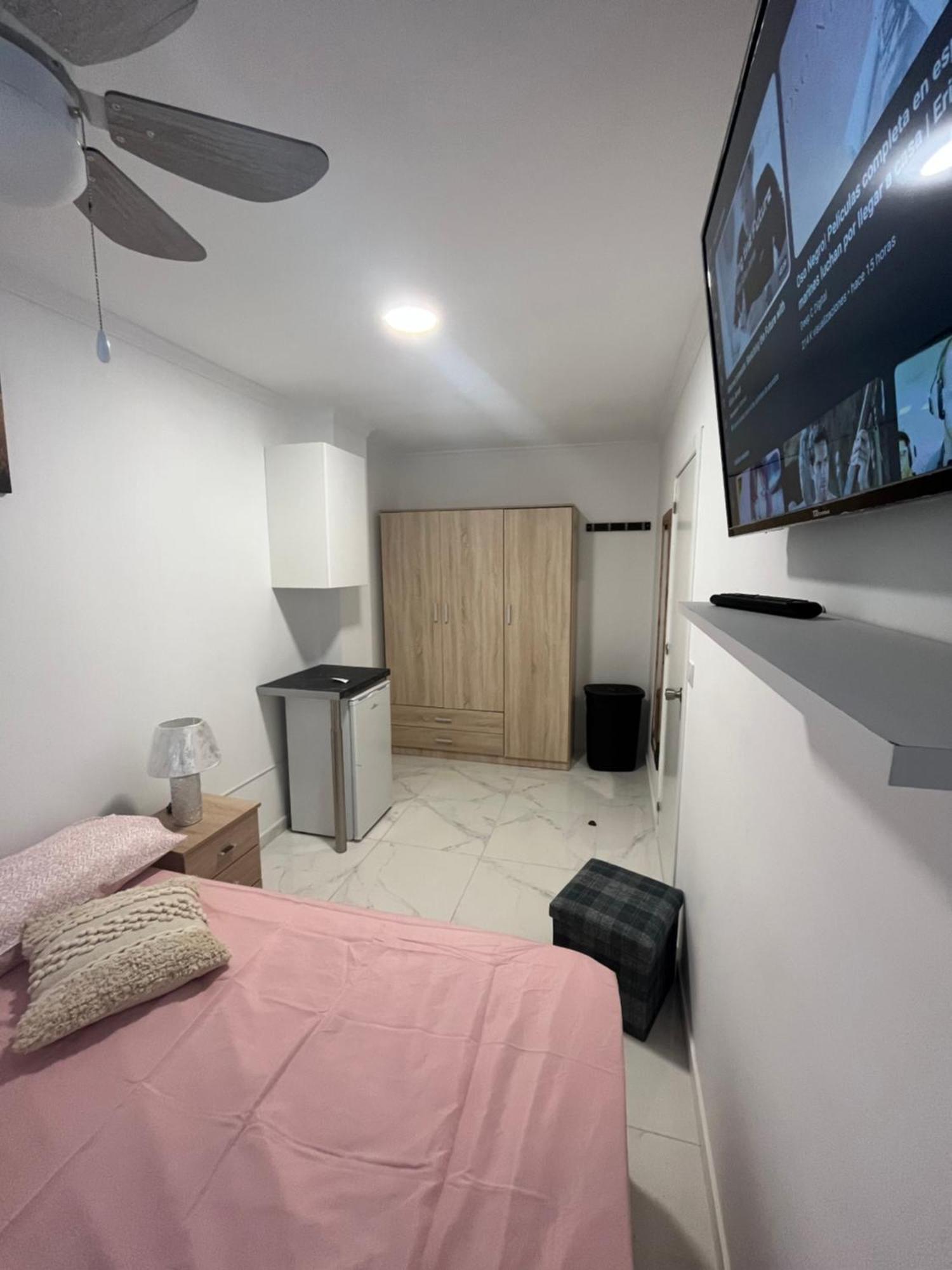 Pension Cerda 112 Alicante Bagian luar foto