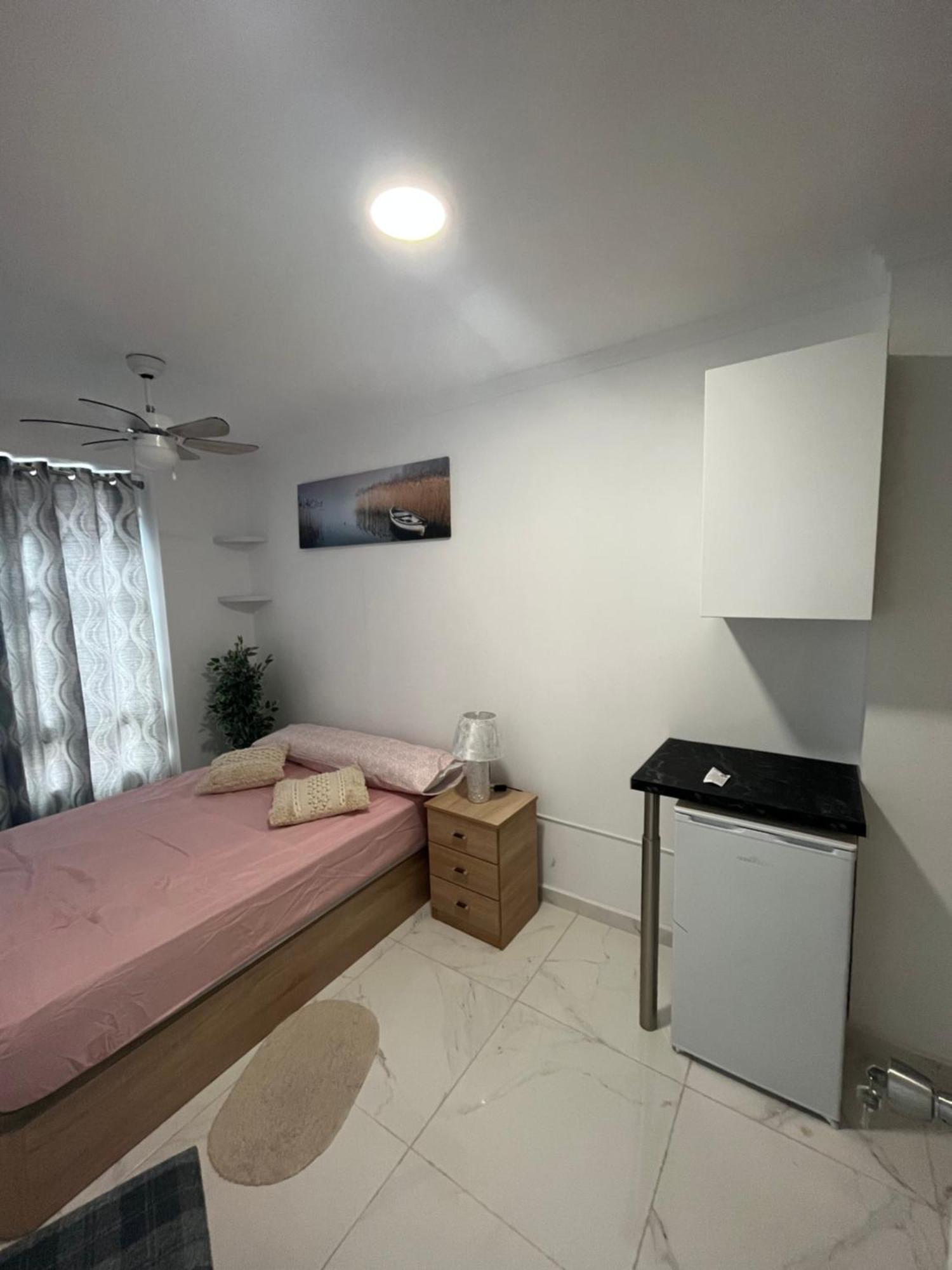 Pension Cerda 112 Alicante Bagian luar foto