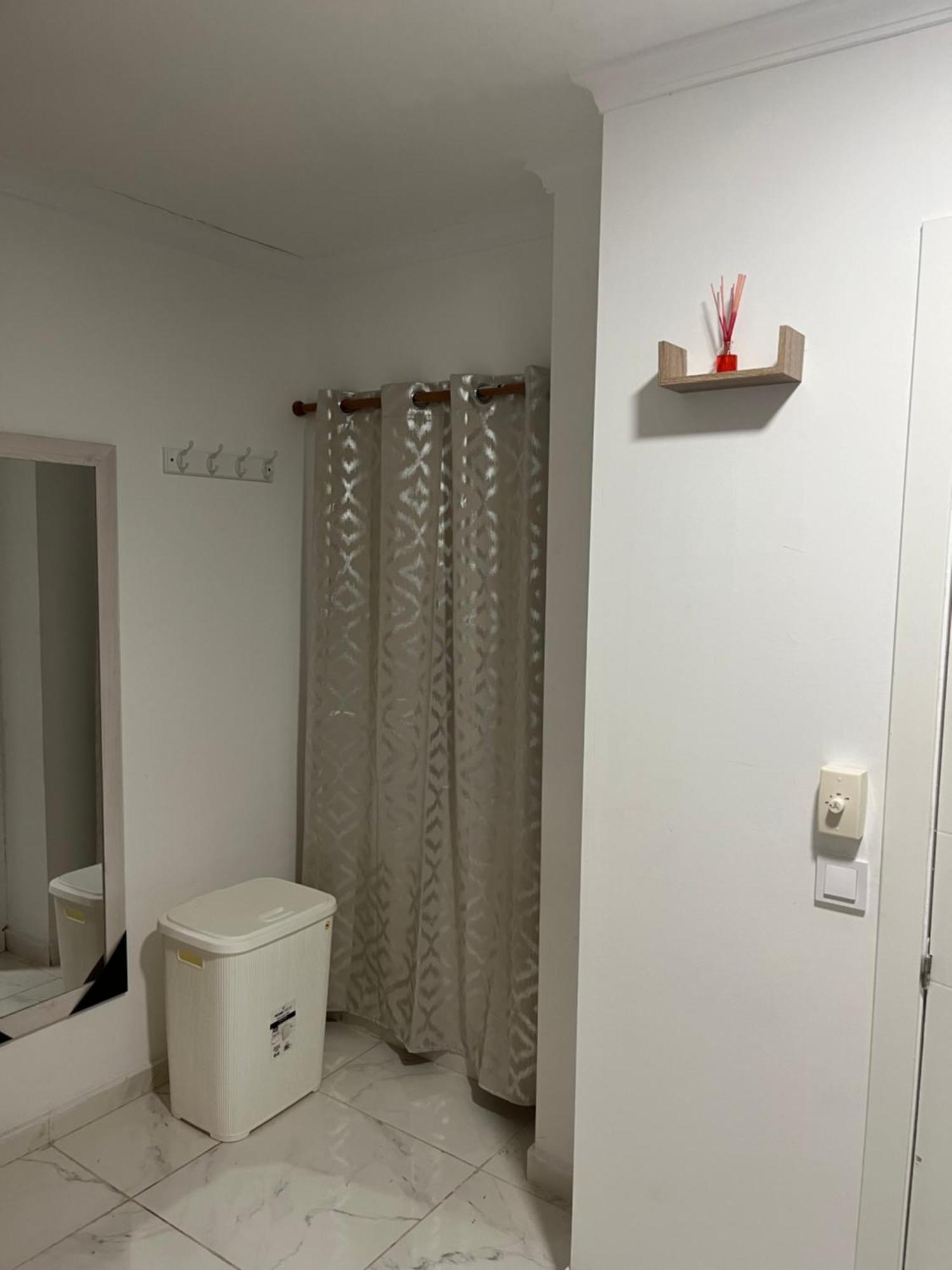 Pension Cerda 112 Alicante Bagian luar foto