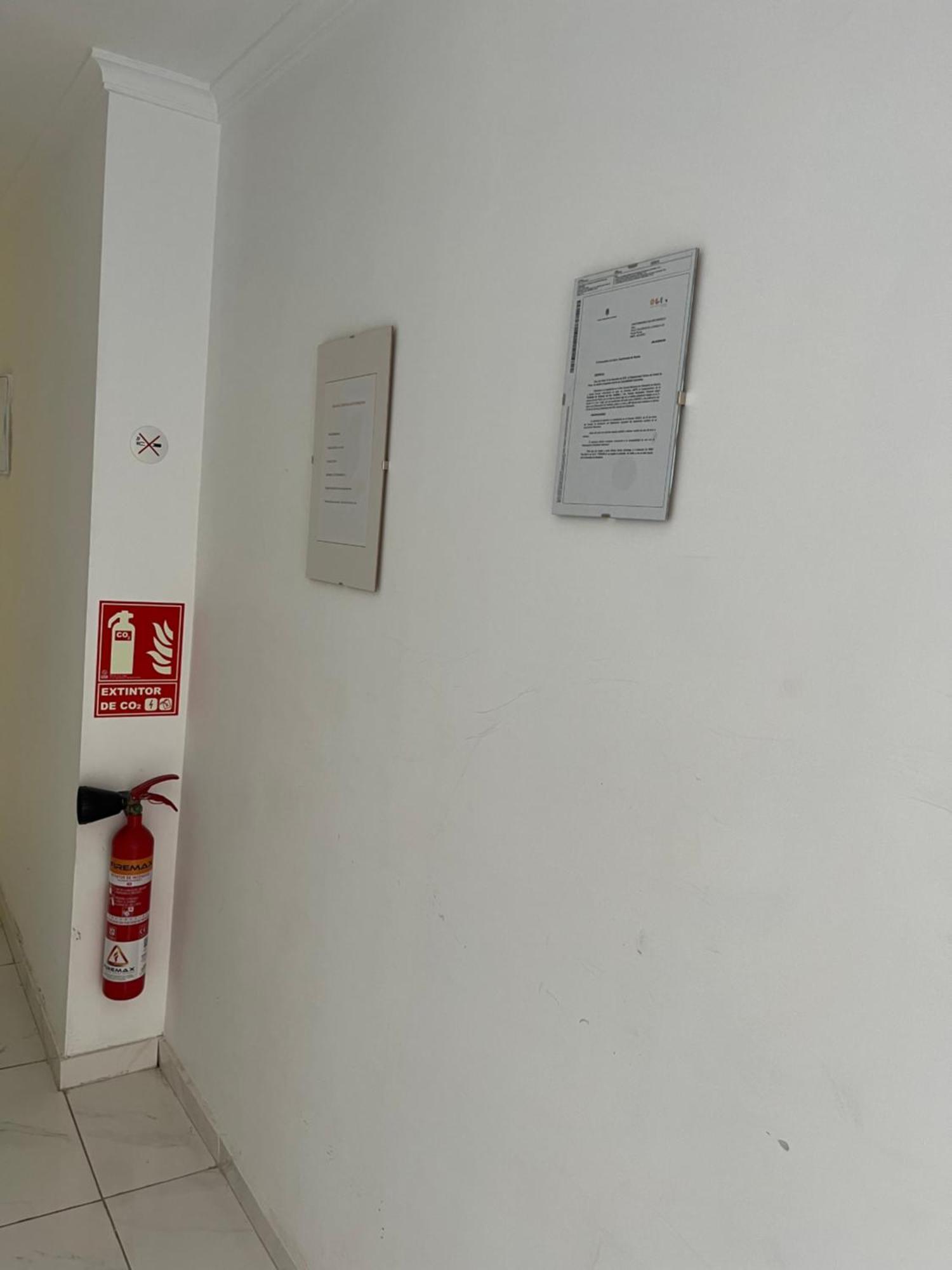 Pension Cerda 112 Alicante Bagian luar foto